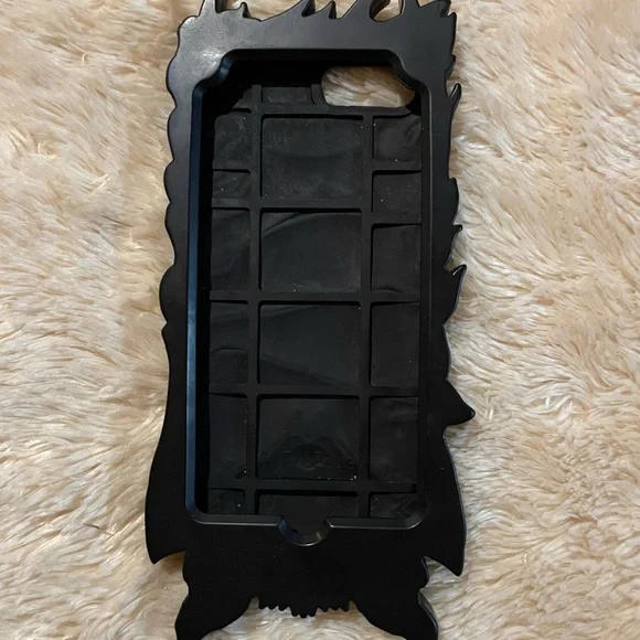 Rogue + Wolf Vampire Bat Phone Case - Picture 4 of 4